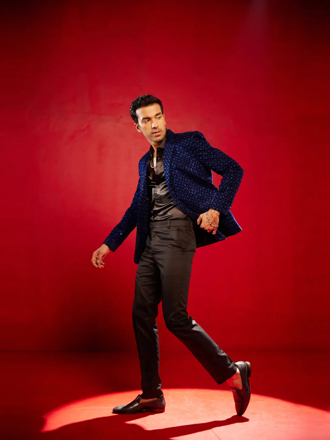Jashvi Men's Blue Velvet Schiflli Blazer