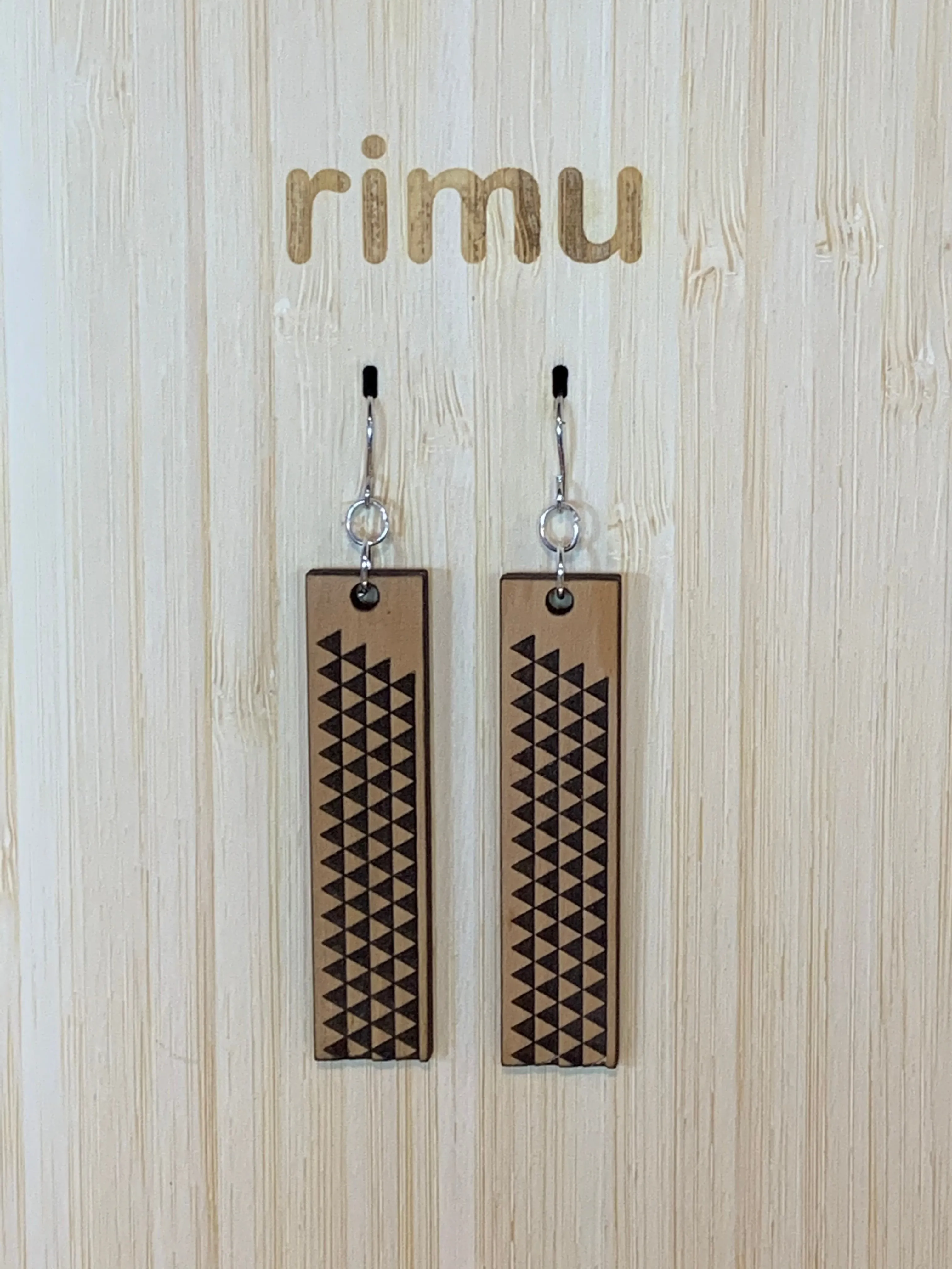 Rimu Earrings - Omaka