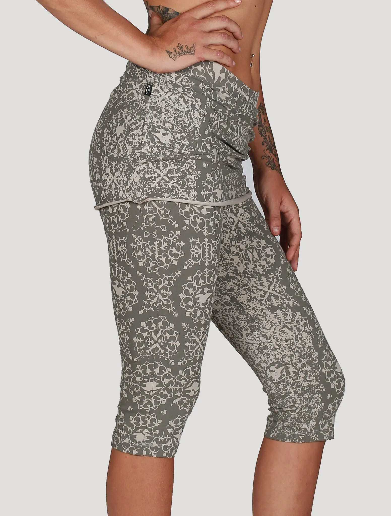 The Goddess Capri Skirted Leggings