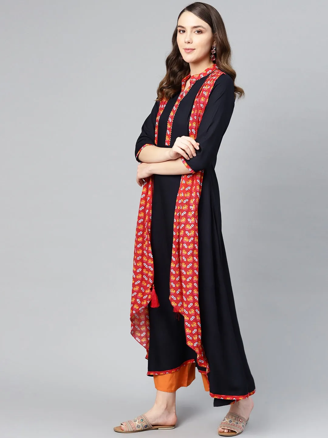 Women Navy Blue & Red Printed Kurta